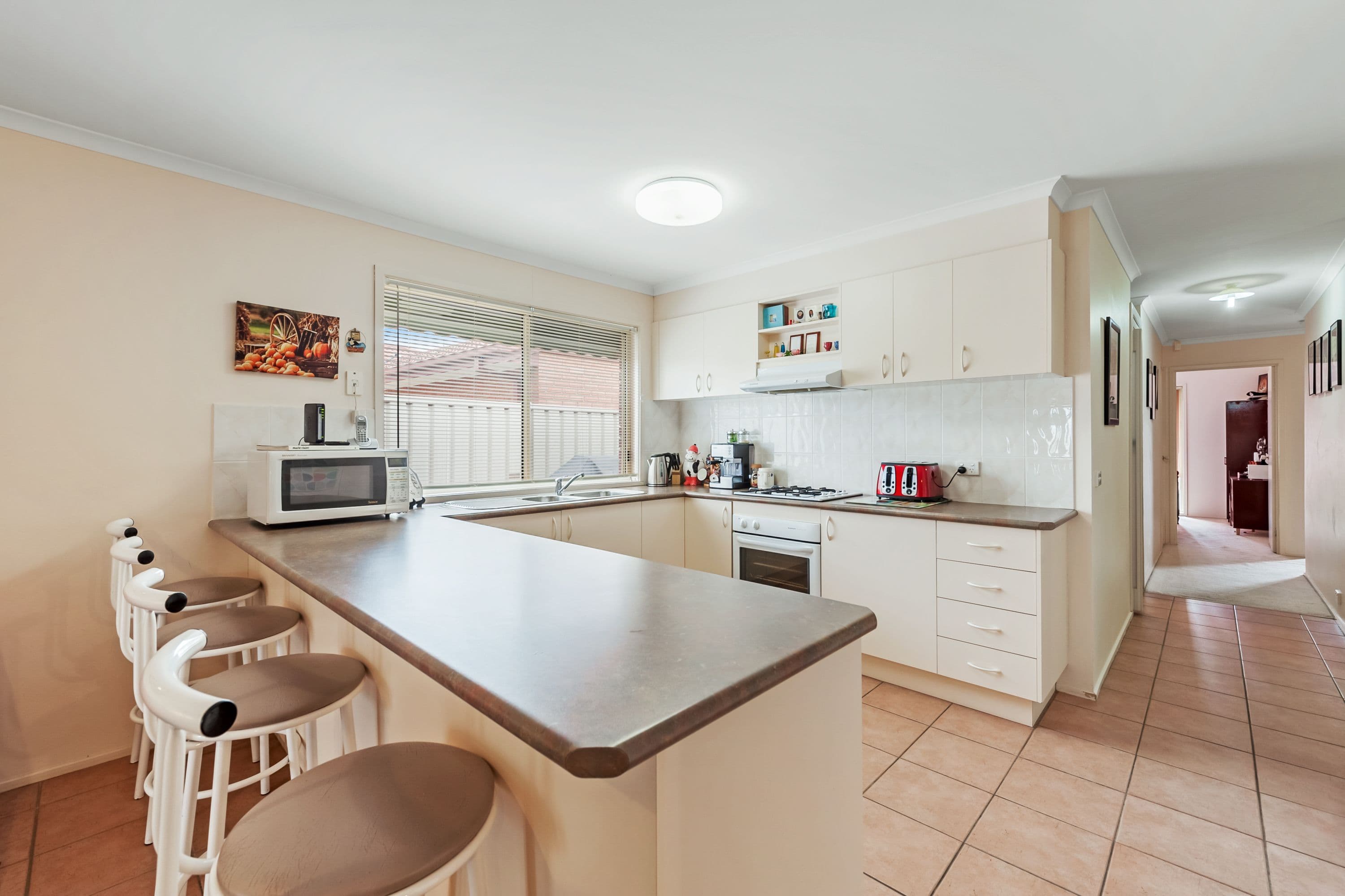 10 Parkin Avenue, Caroline Springs VIC 3023, Caroline Springs - Thumbnail 7