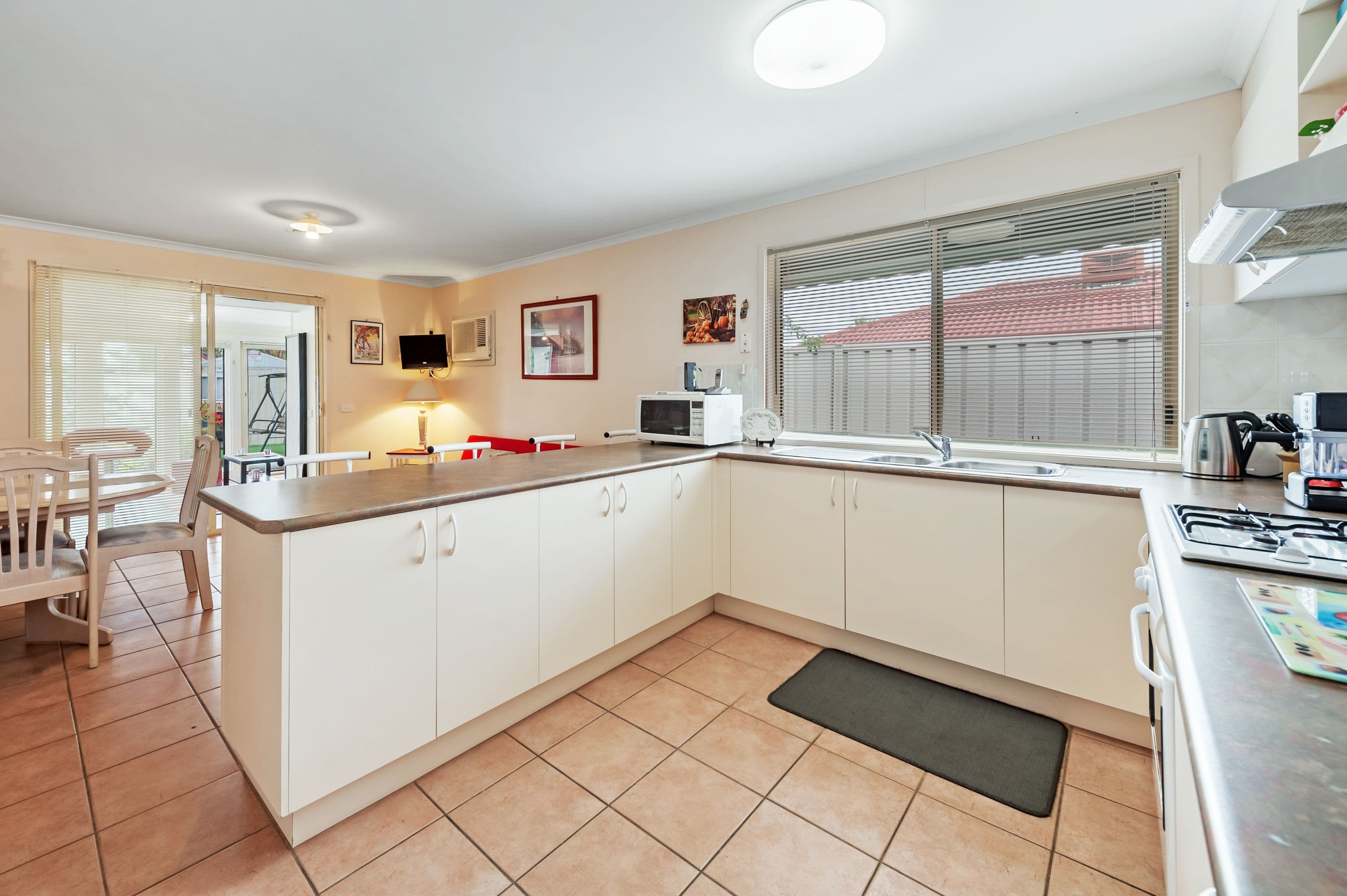 10 Parkin Avenue, Caroline Springs VIC 3023, Caroline Springs - Thumbnail 8