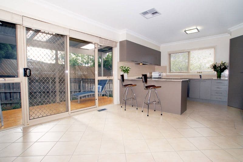 25 Johnson Drive, FERNTREE GULLY VIC 3156, Ferntree Gully - Thumbnail 3