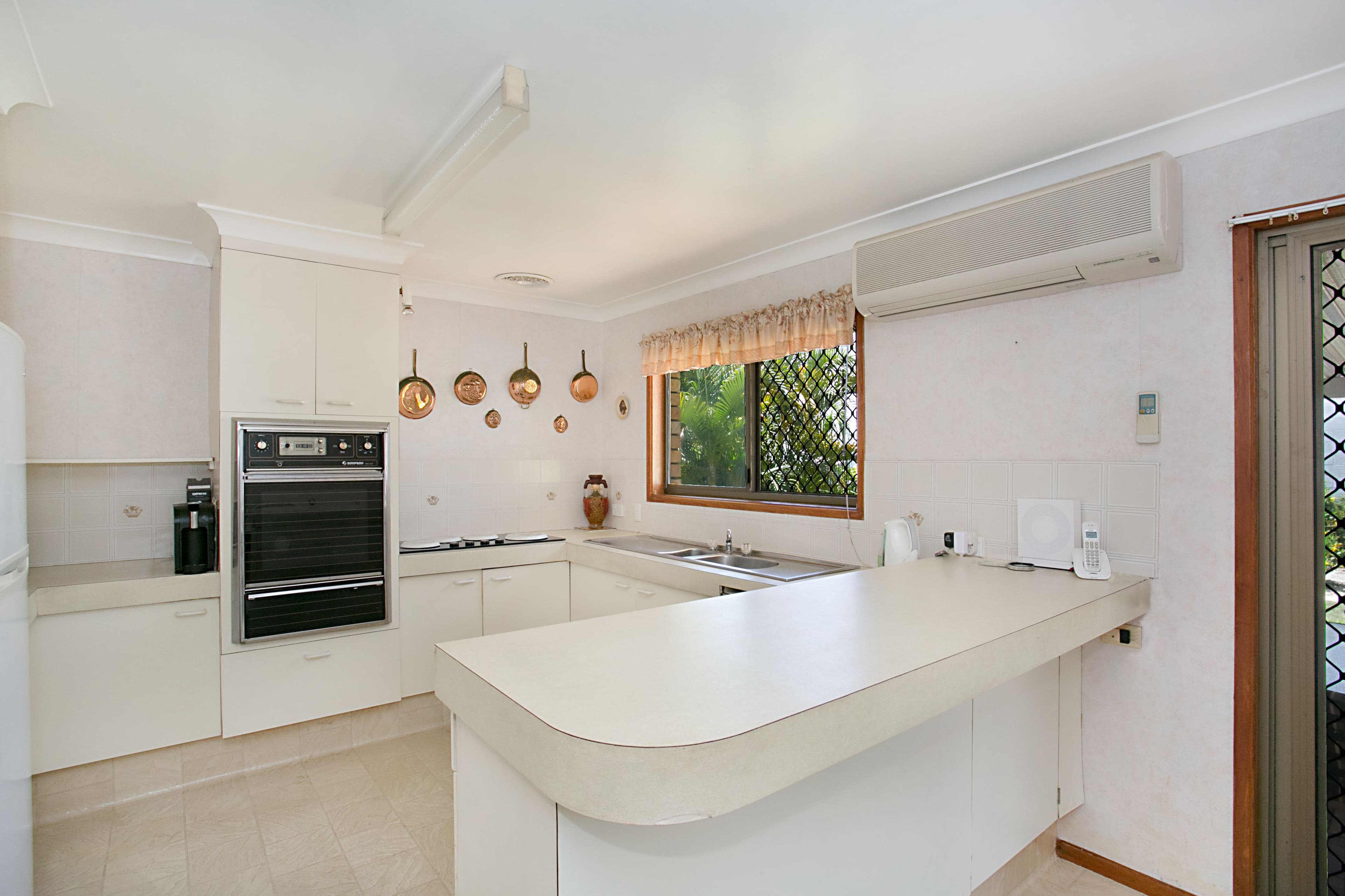 94 Acanthus Avenue, Burleigh Heads QLD 4220, Burleigh Heads - Thumbnail 4