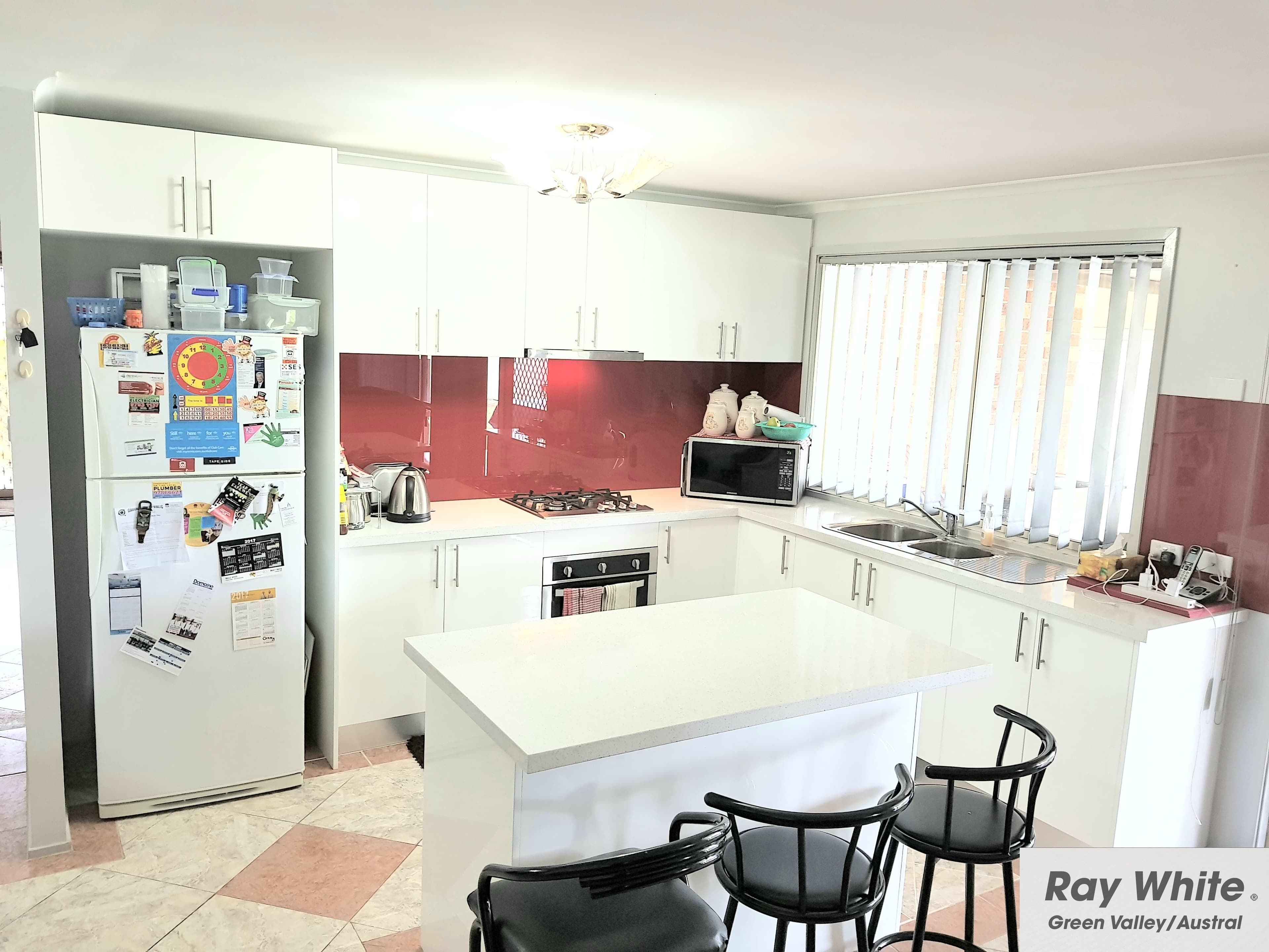 3 Carina Avenue, Hinchinbrook - Thumbnail 2