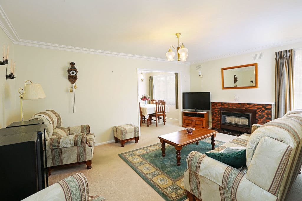 9 Fiona Avenue, Corio VIC 3214, Corio - Thumbnail 2