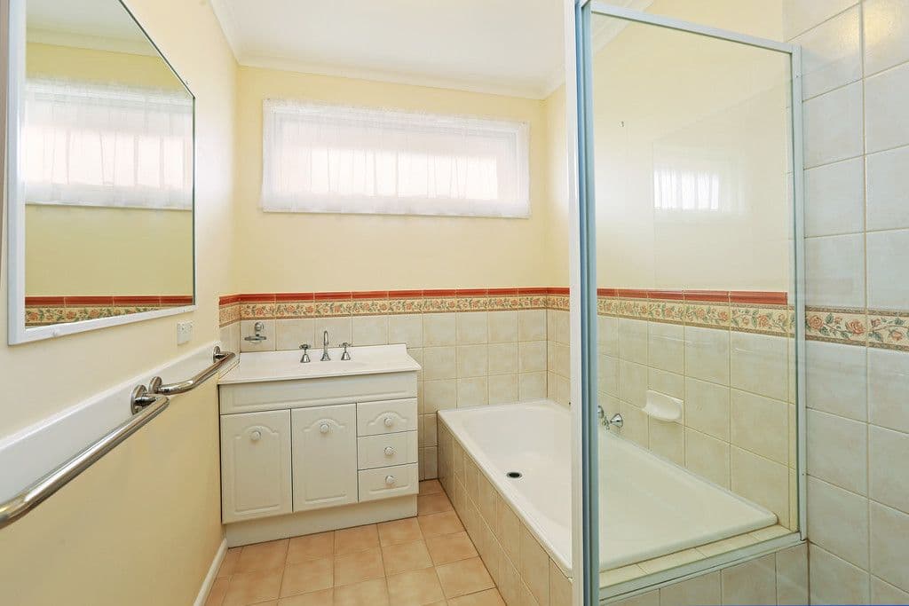 9 Fiona Avenue, Corio VIC 3214, Corio - Thumbnail 5