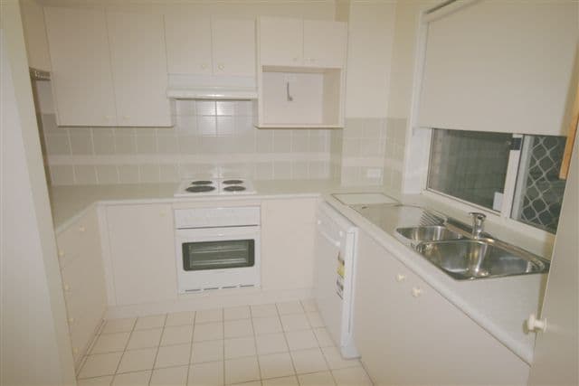 Unit 4, 173 Fursden Road, CARINA QLD 4152, Carina - Thumbnail 2