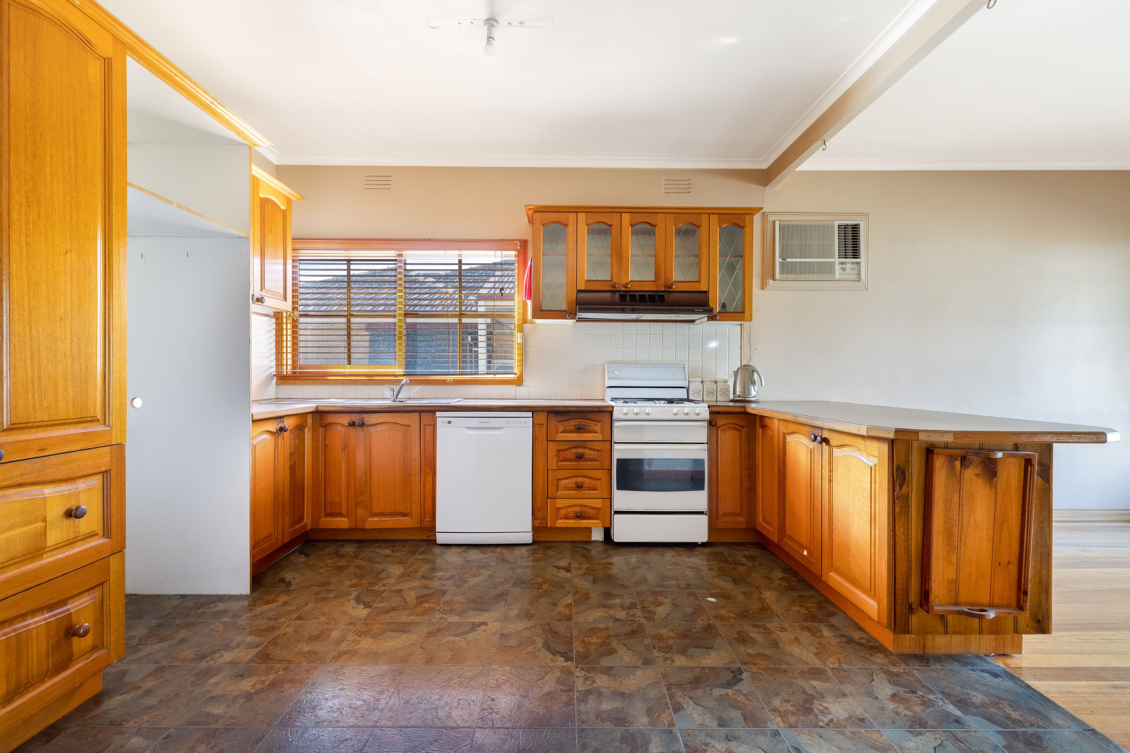 77 Loongana Avenue, Glenroy VIC 3046, Glenroy - Thumbnail 4