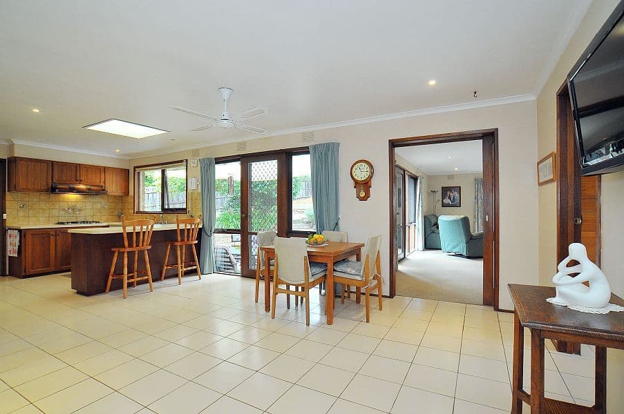 22 Sharrow Road, MITCHAM VIC 3132, Mitcham - Thumbnail 2