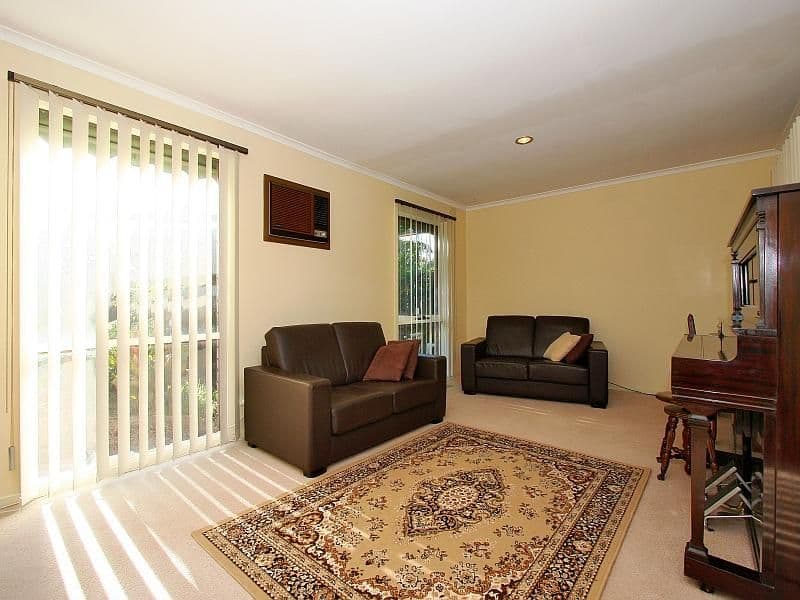 29 Mockridge Drive, MILL PARK VIC 3082, Mill Park - Thumbnail 4