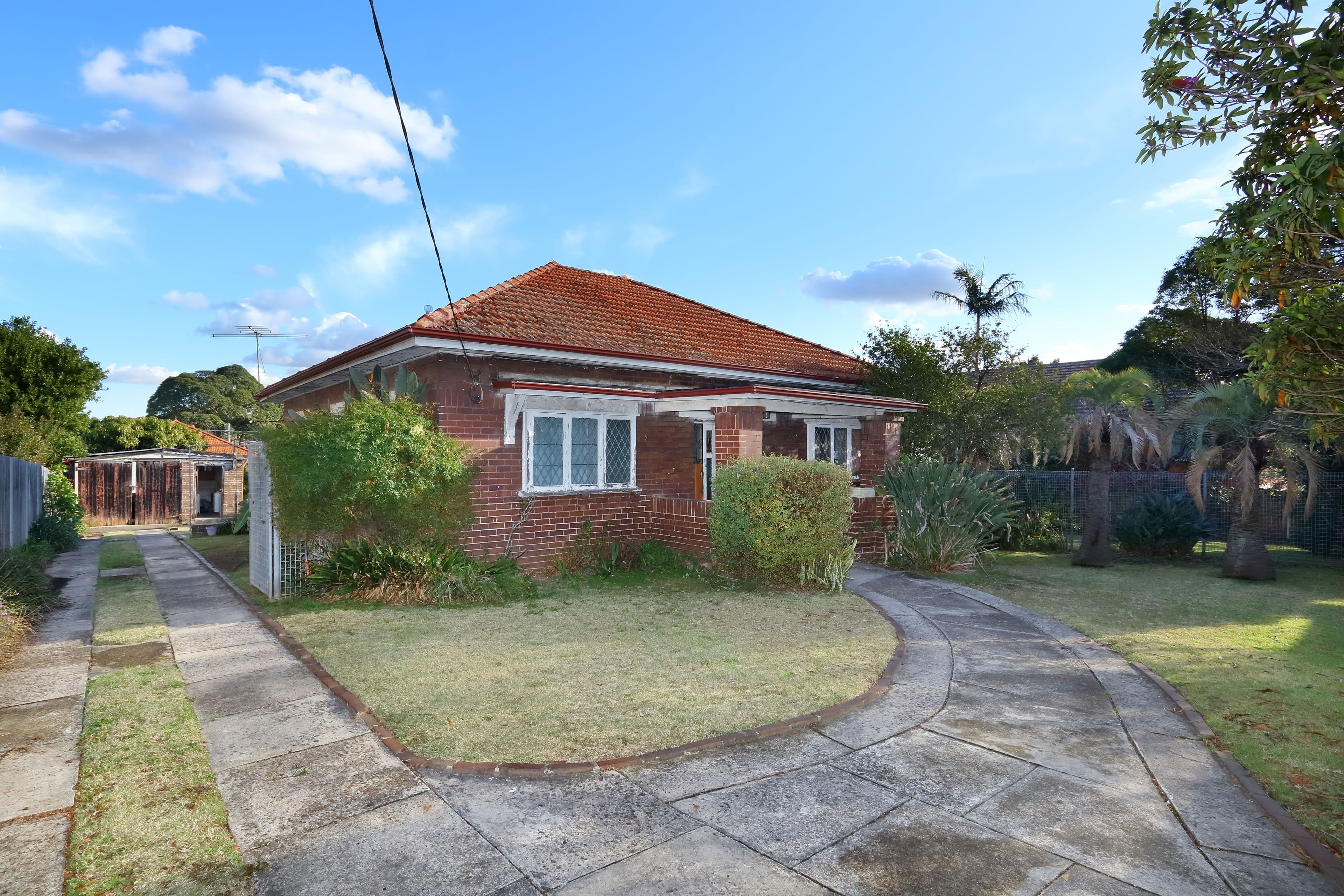 32 Albert Parade, Ashfield - Thumbnail 2