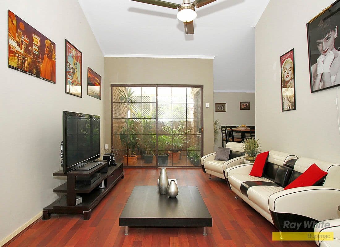 13 Peppermint Crescent, BALLAJURA WA 6066, Ballajura - Thumbnail 2