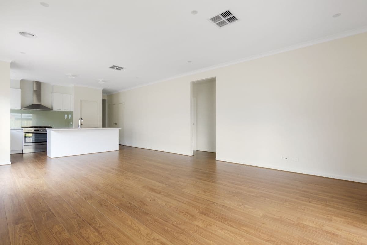 76 Goldeneye Circuit, Werribee VIC 3030, Werribee - Thumbnail 2