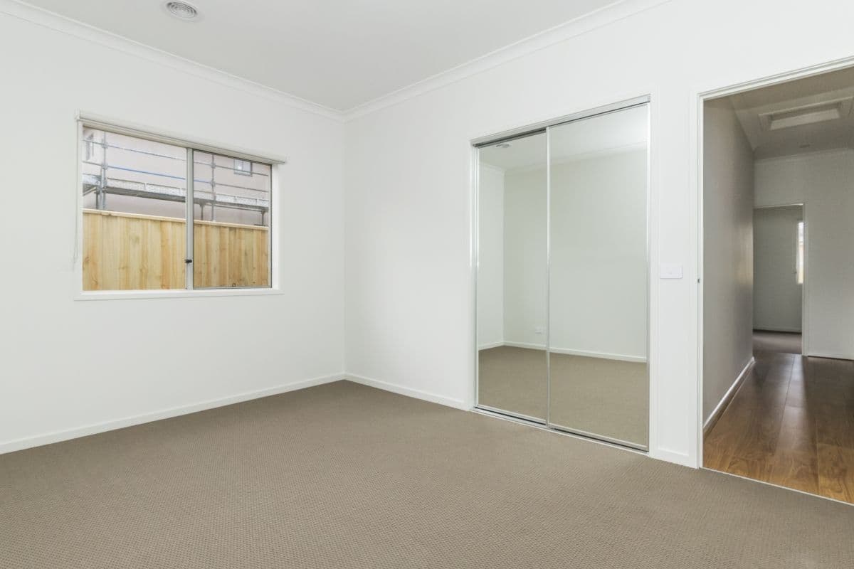 76 Goldeneye Circuit, Werribee VIC 3030, Werribee - Thumbnail 6