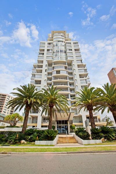186 The Esplanade, BURLEIGH HEADS QLD 4220, Burleigh Heads - Thumbnail 2