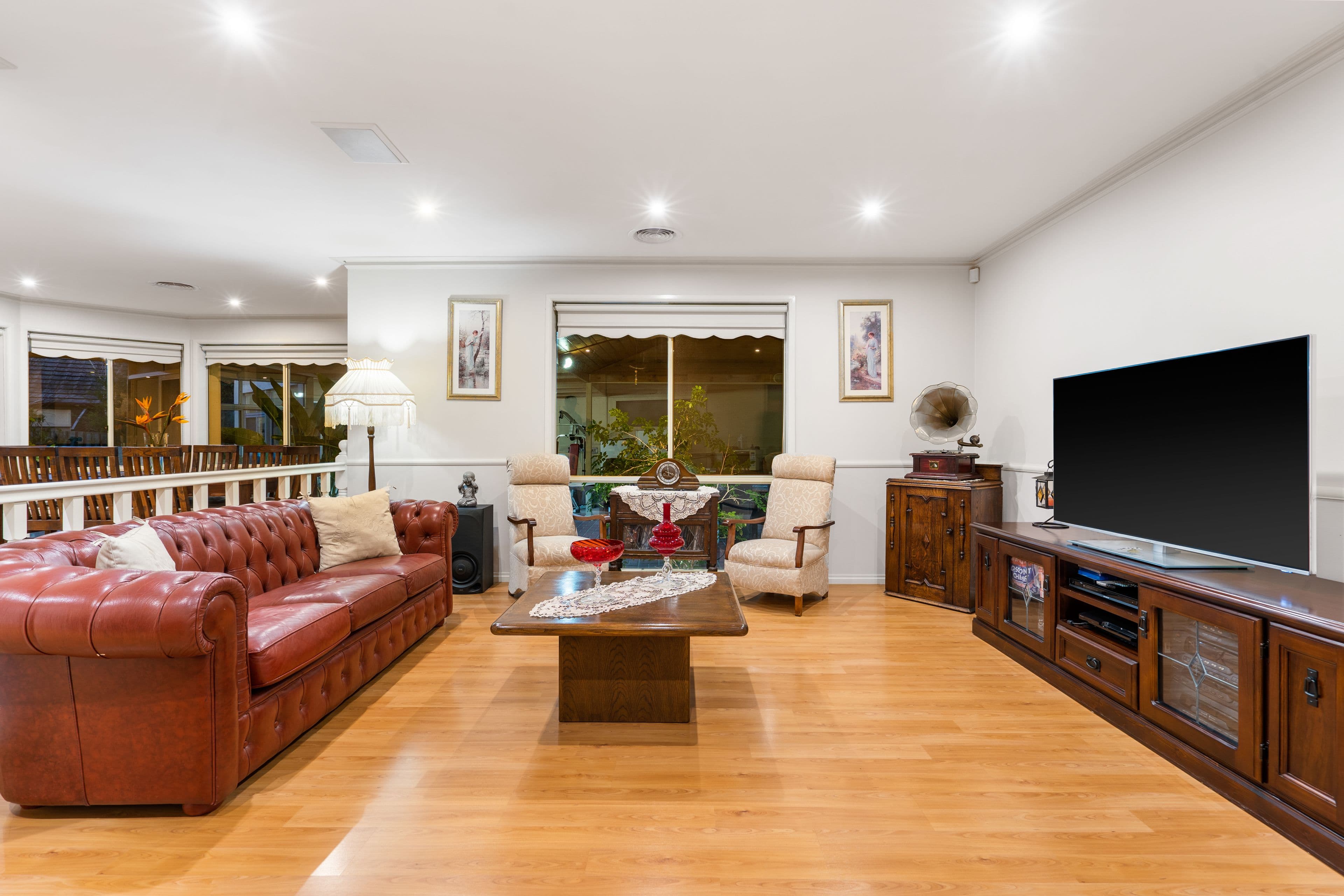 24 Sovereign Way, Hillside VIC 3037, Hillside - Thumbnail 2