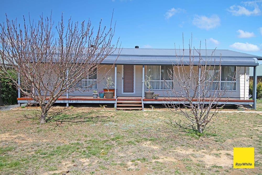 27 Rosamel Street, Gundaroo - Image 1
