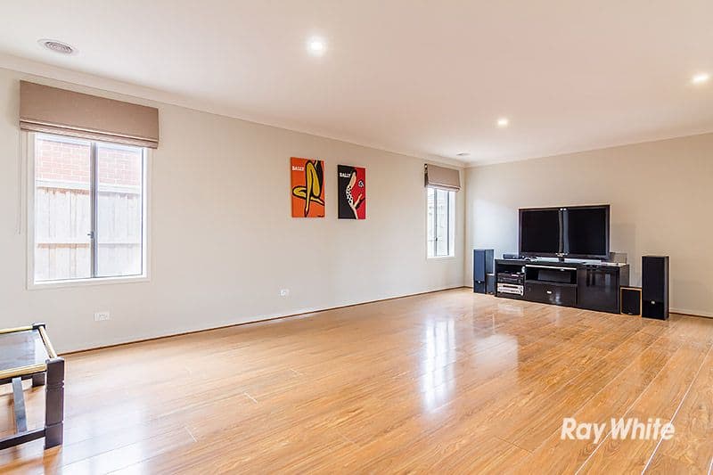 13 Quarters Boulevard, Cranbourne West VIC 3977, Cranbourne West - Thumbnail 4
