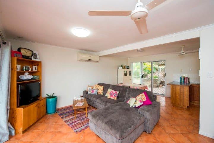 39 Hibiscus Avenue, KIN KORA QLD 4680, Kin Kora - Thumbnail 4