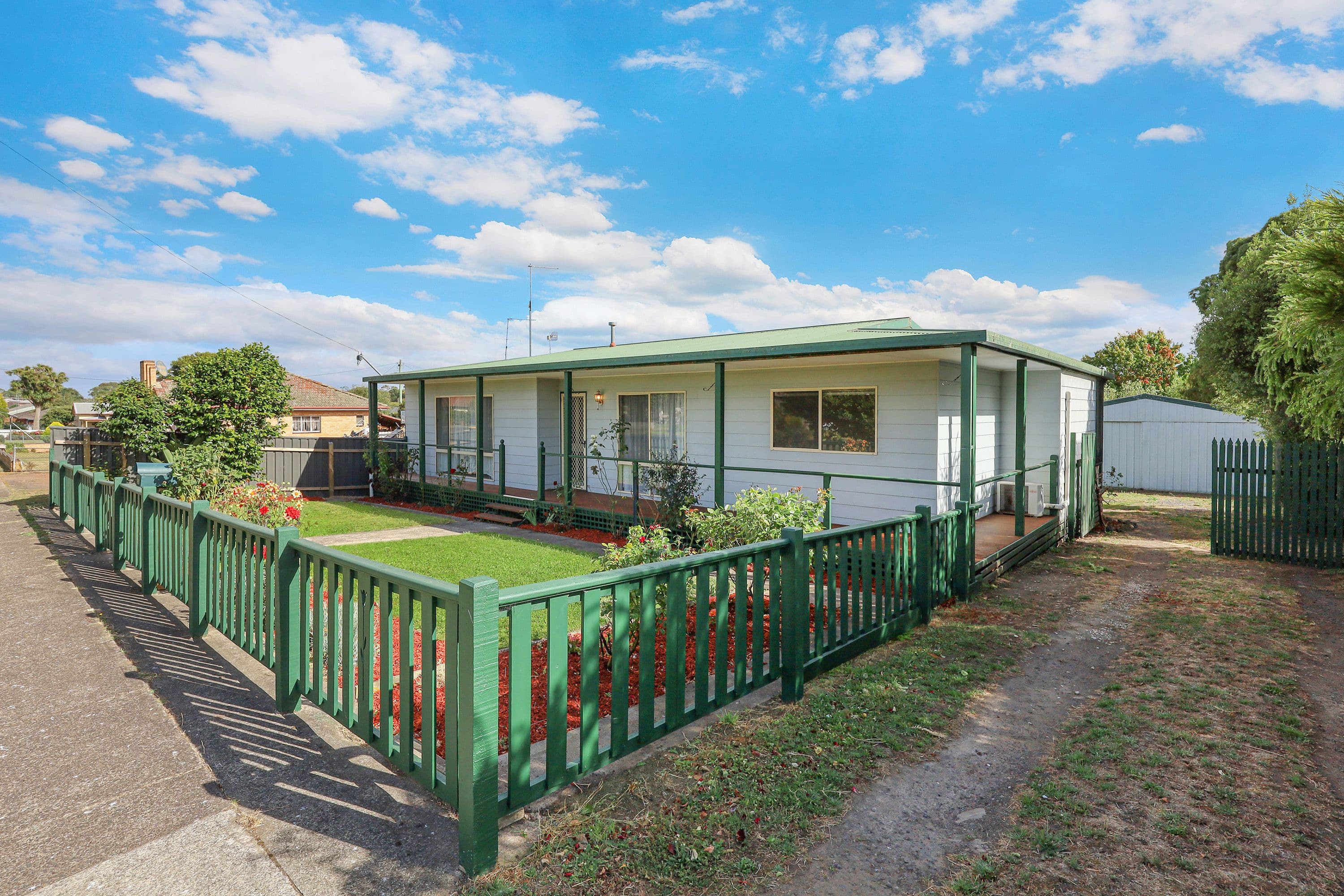 74 Curdie Street, Cobden VIC 3266, Cobden - Thumbnail 2