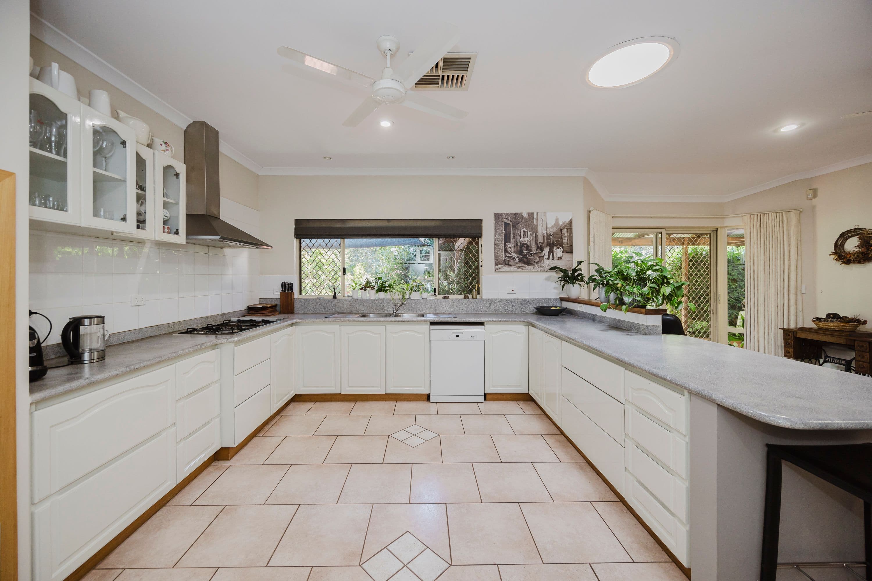 33 Rootes Road, Lesmurdie WA 6076, Lesmurdie - Thumbnail 6