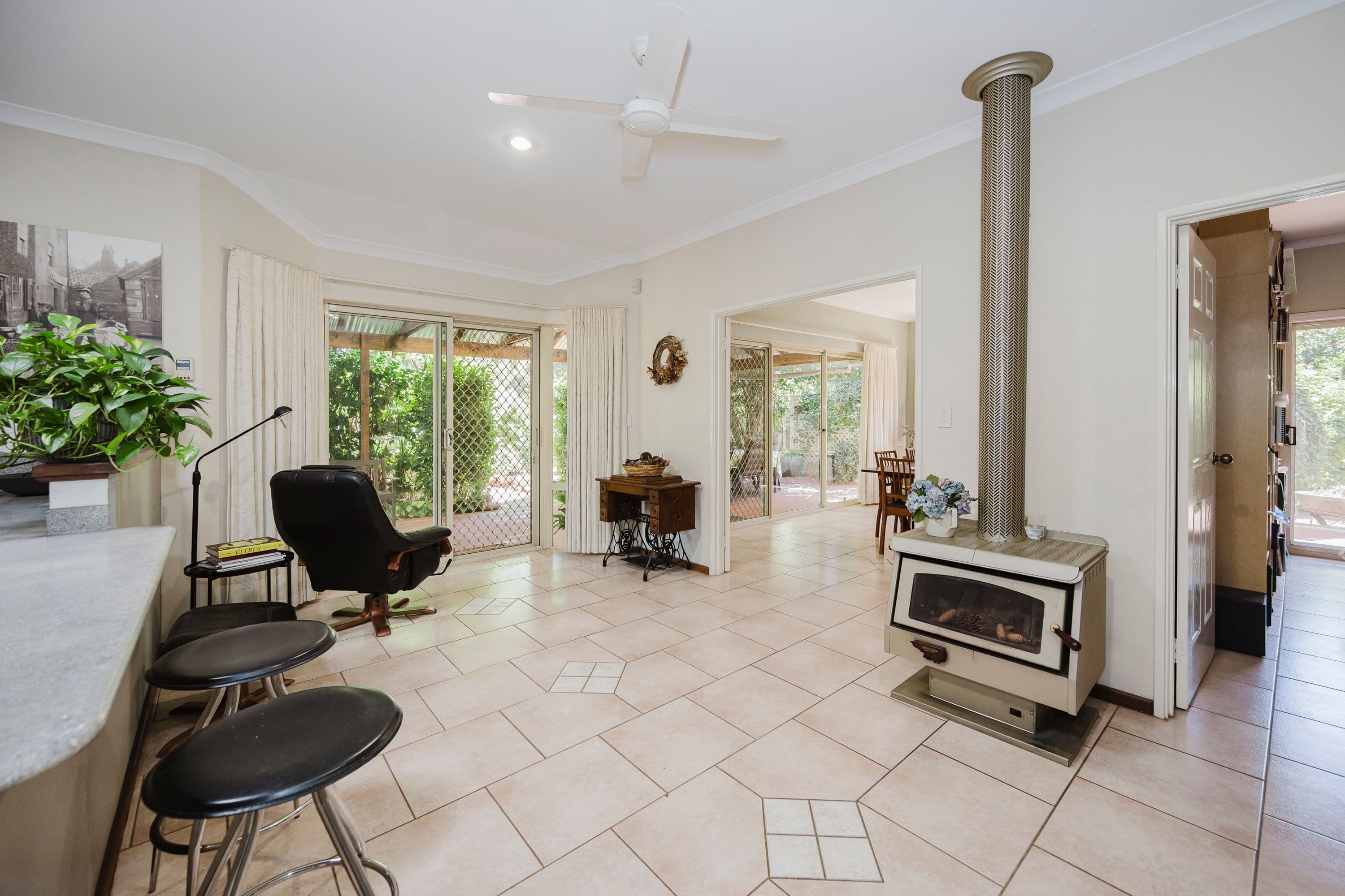 33 Rootes Road, Lesmurdie WA 6076, Lesmurdie - Thumbnail 7