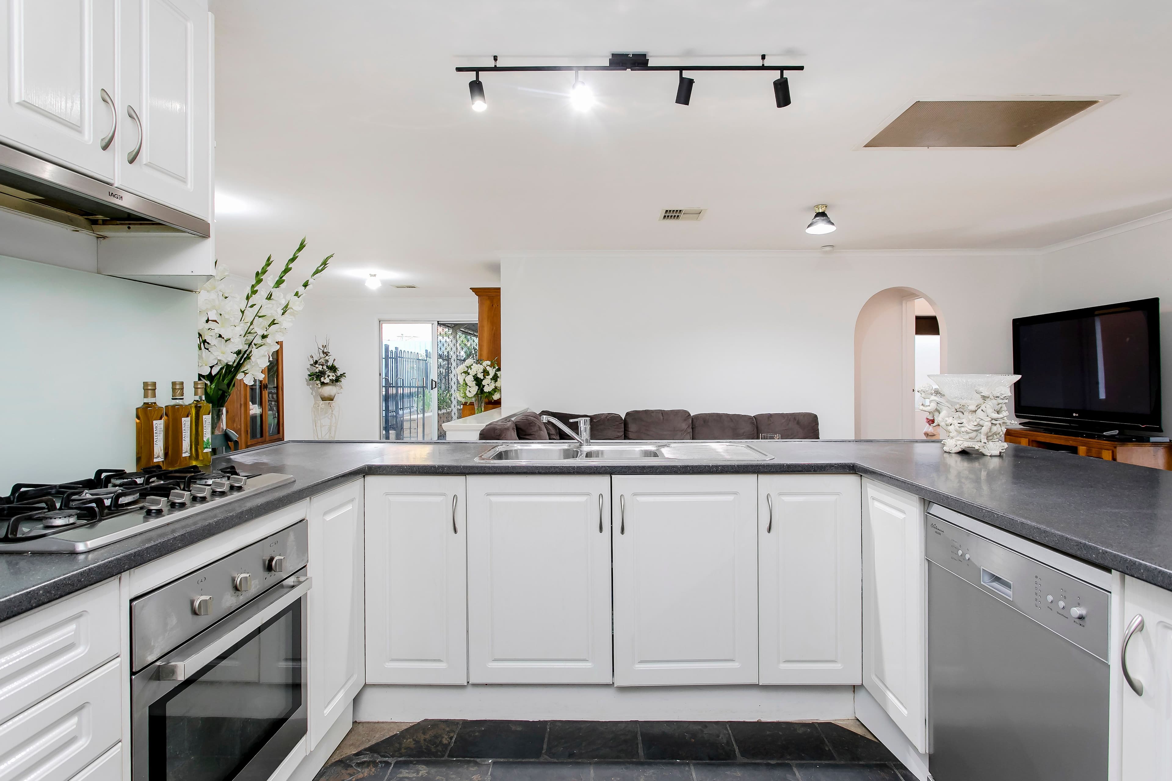 7 Saxon Street, Athelstone SA 5076, Athelstone - Thumbnail 4