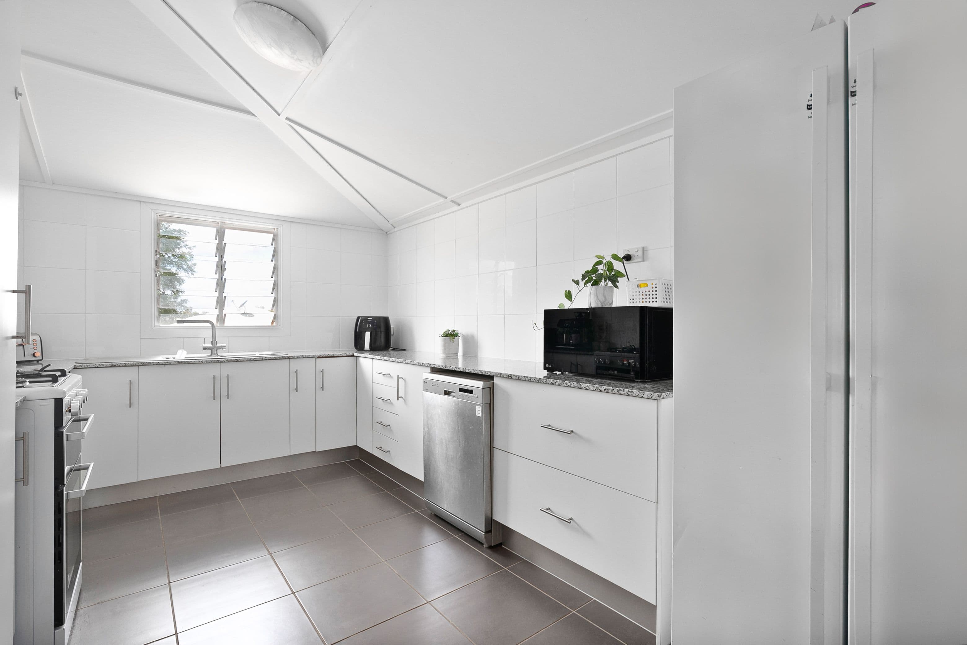4 Windmill Lane, Emerald QLD 4720, Emerald - Thumbnail 6