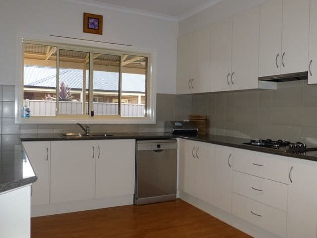 7 Jamieson Drive, ECHUCA VIC 3564, Echuca - Thumbnail 2