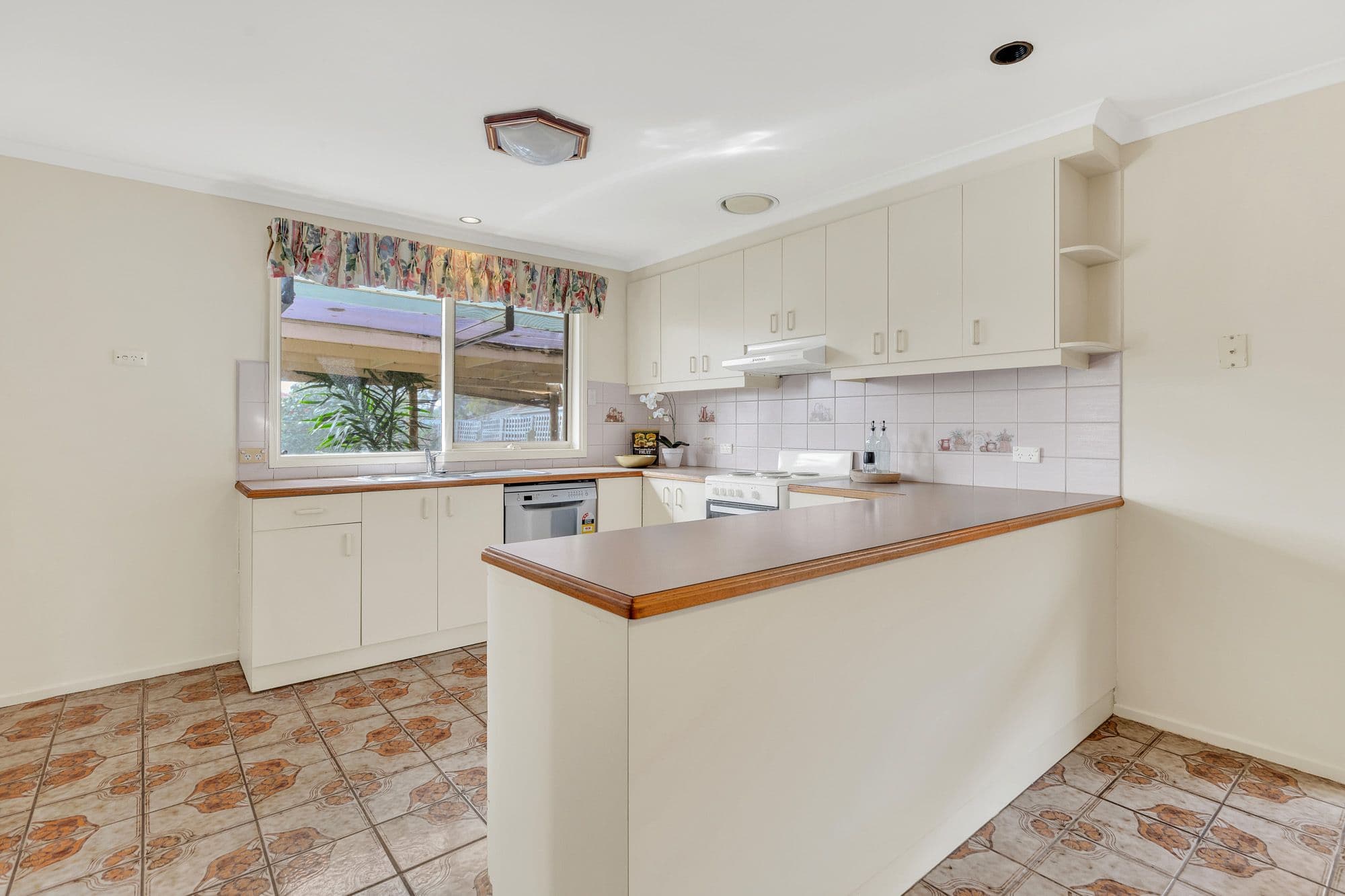 16 Sheahan Crescent, Hoppers Crossing VIC 3029, Hoppers Crossing - Thumbnail 6