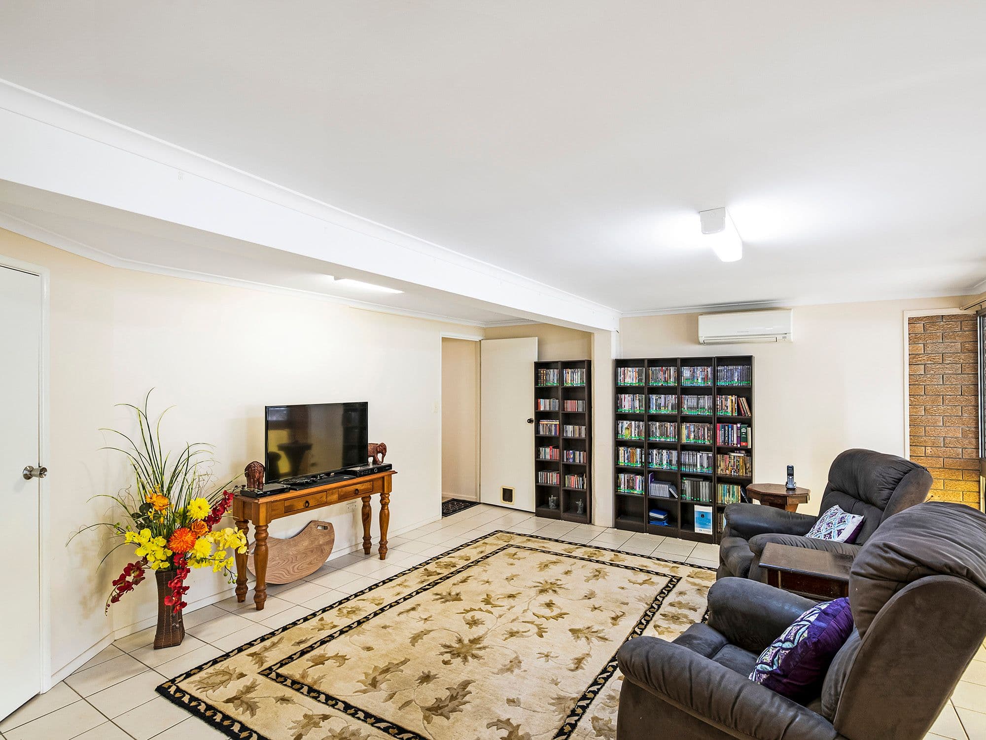 70 Boronia Avenue, Holland Park West QLD 4121, Holland Park West - Thumbnail 4