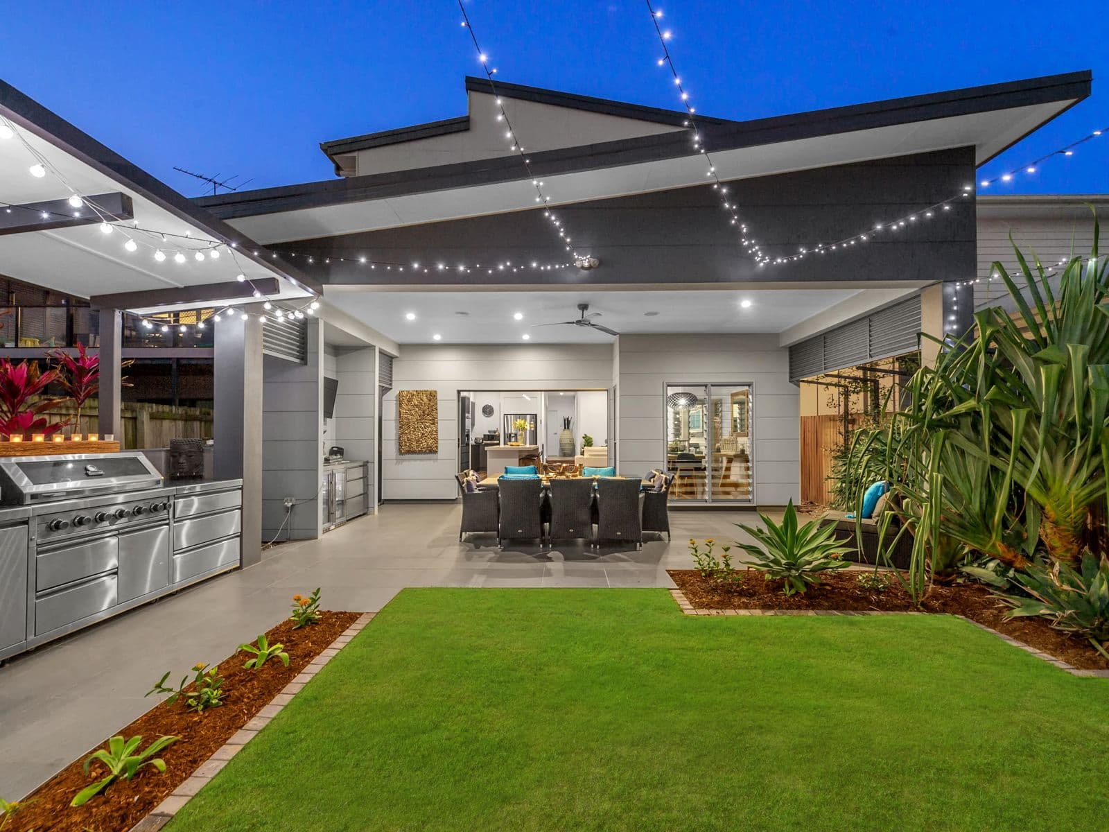 16 Saint Clair Street, Kedron QLD 4031, Kedron - Thumbnail 2