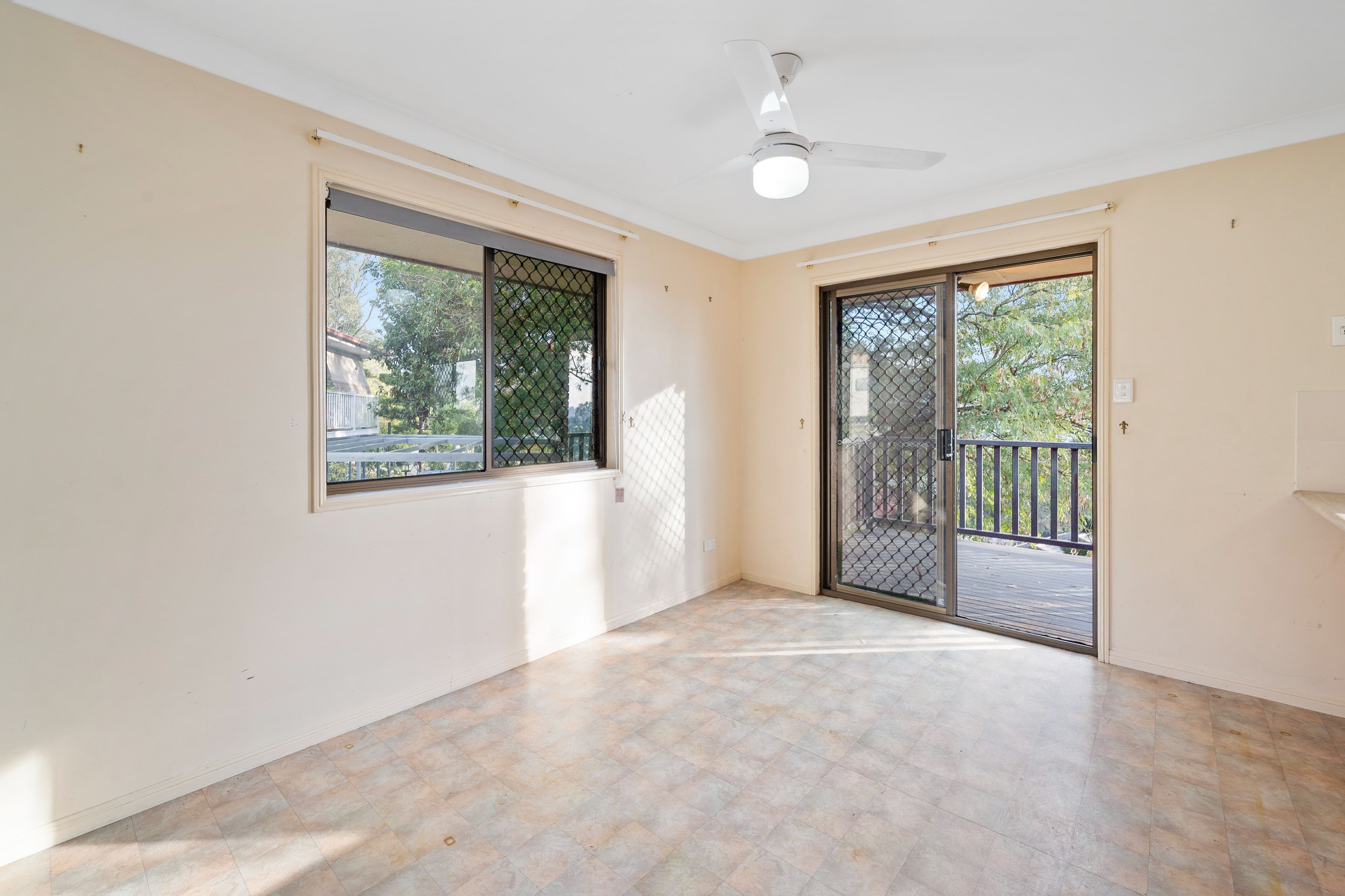 8 Costigan Terrace, Edens Landing QLD 4207, Edens Landing - Thumbnail 6