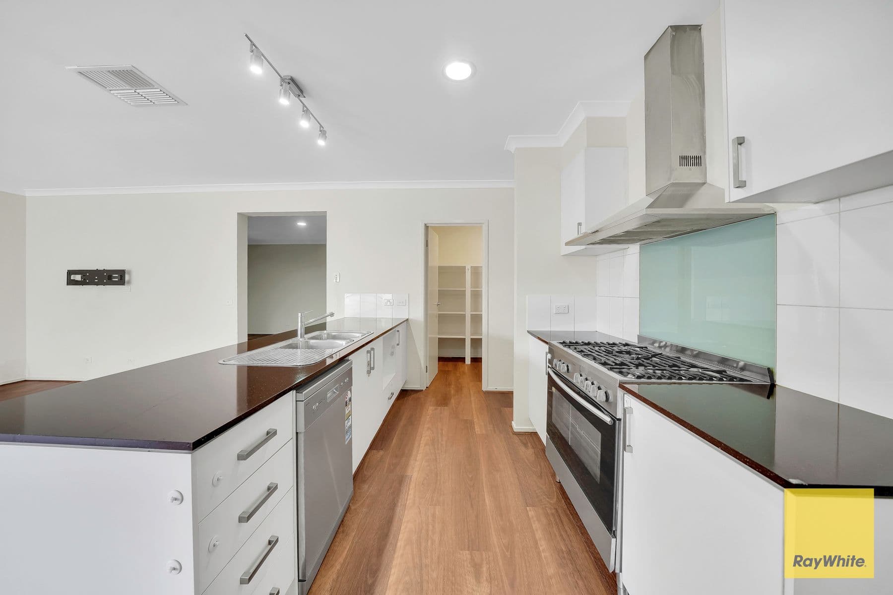 9 Monaro Street, Tarneit VIC 3029, Tarneit - Thumbnail 7