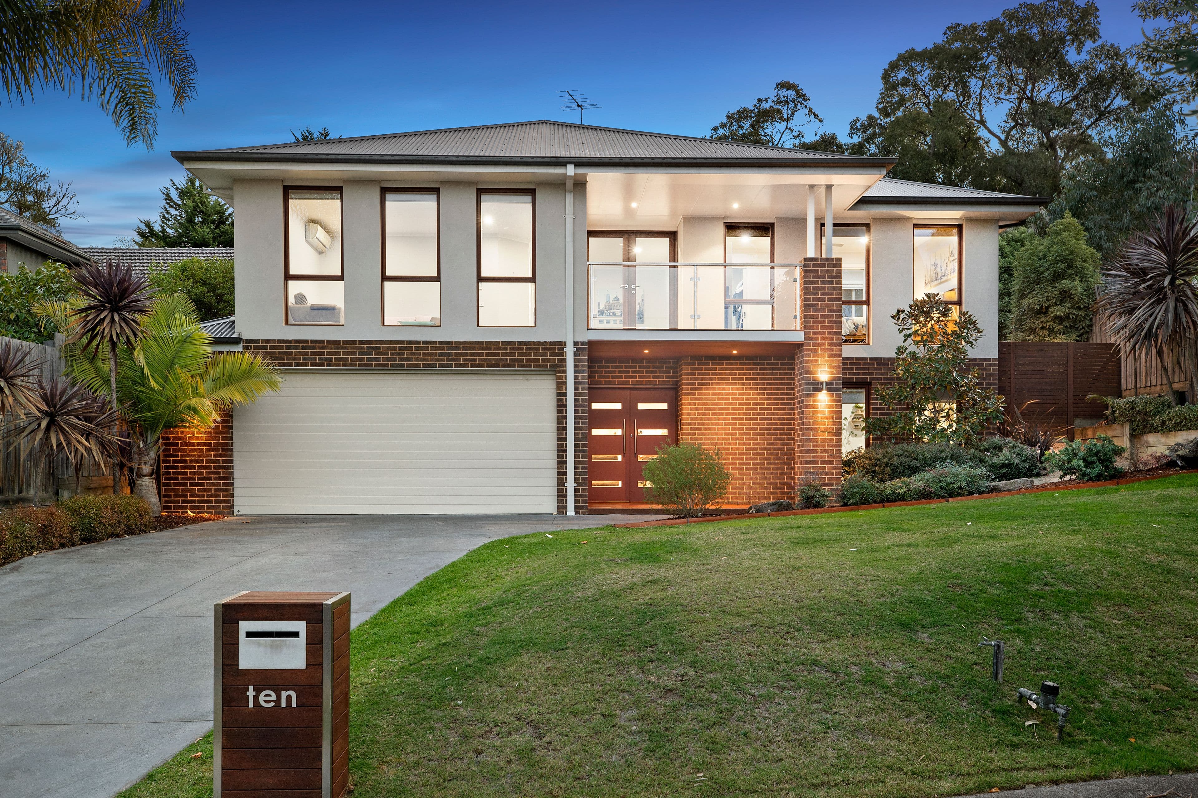 9 Hamelin Place, Illawong, Illawong - Image 1