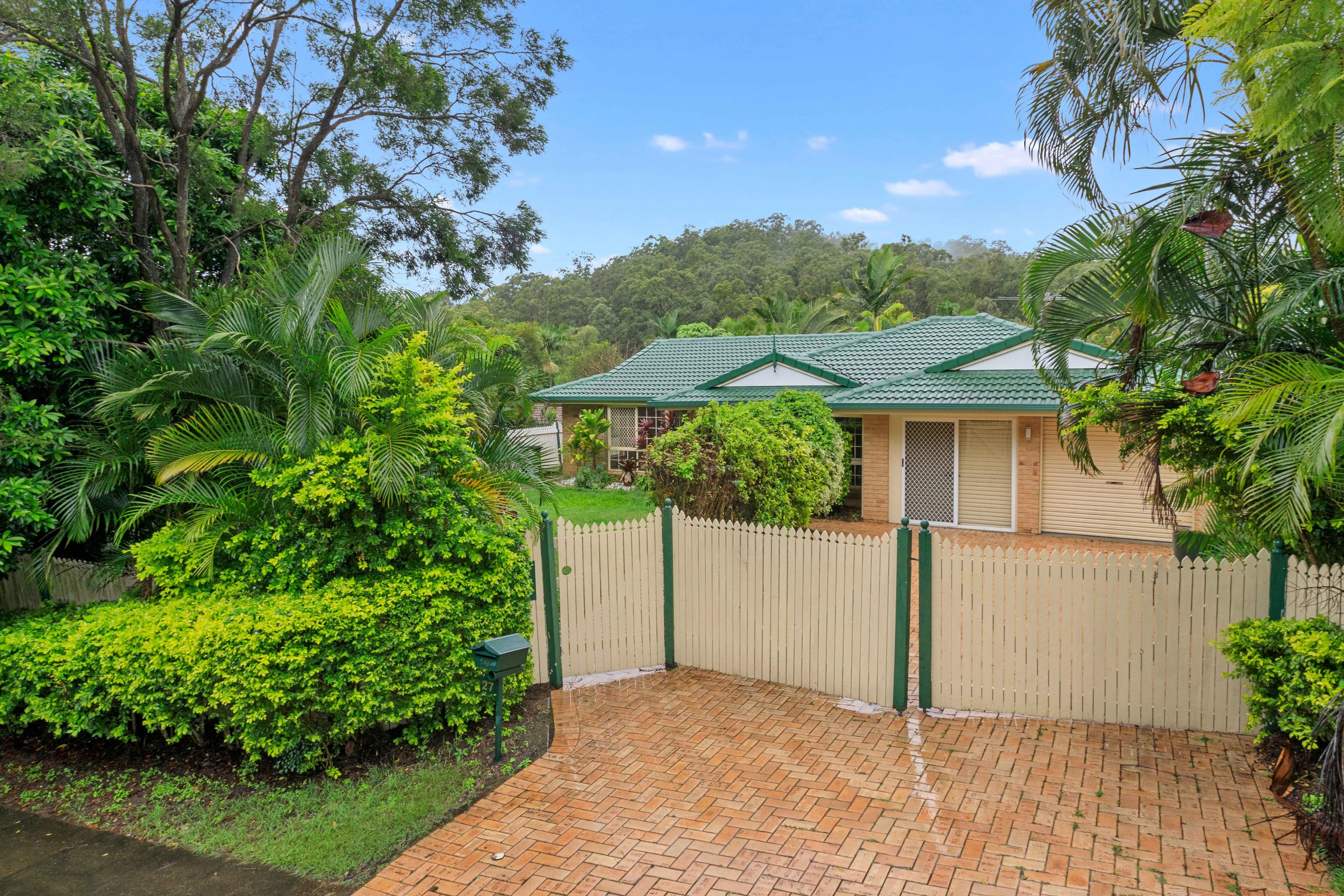27 Wyncroft Street, Holland Park QLD 4121, Holland Park - Image 1
