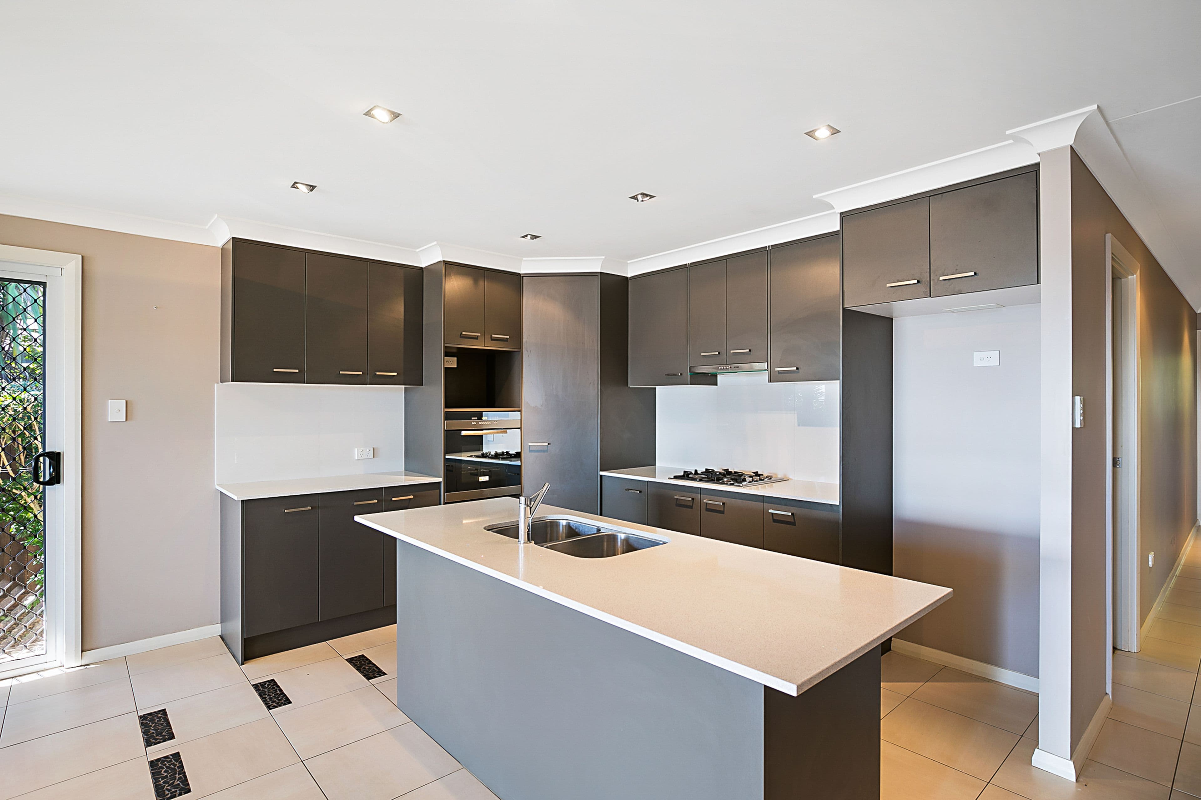 208 Stenner Street, Middle Ridge QLD 4350, Middle Ridge - Thumbnail 3