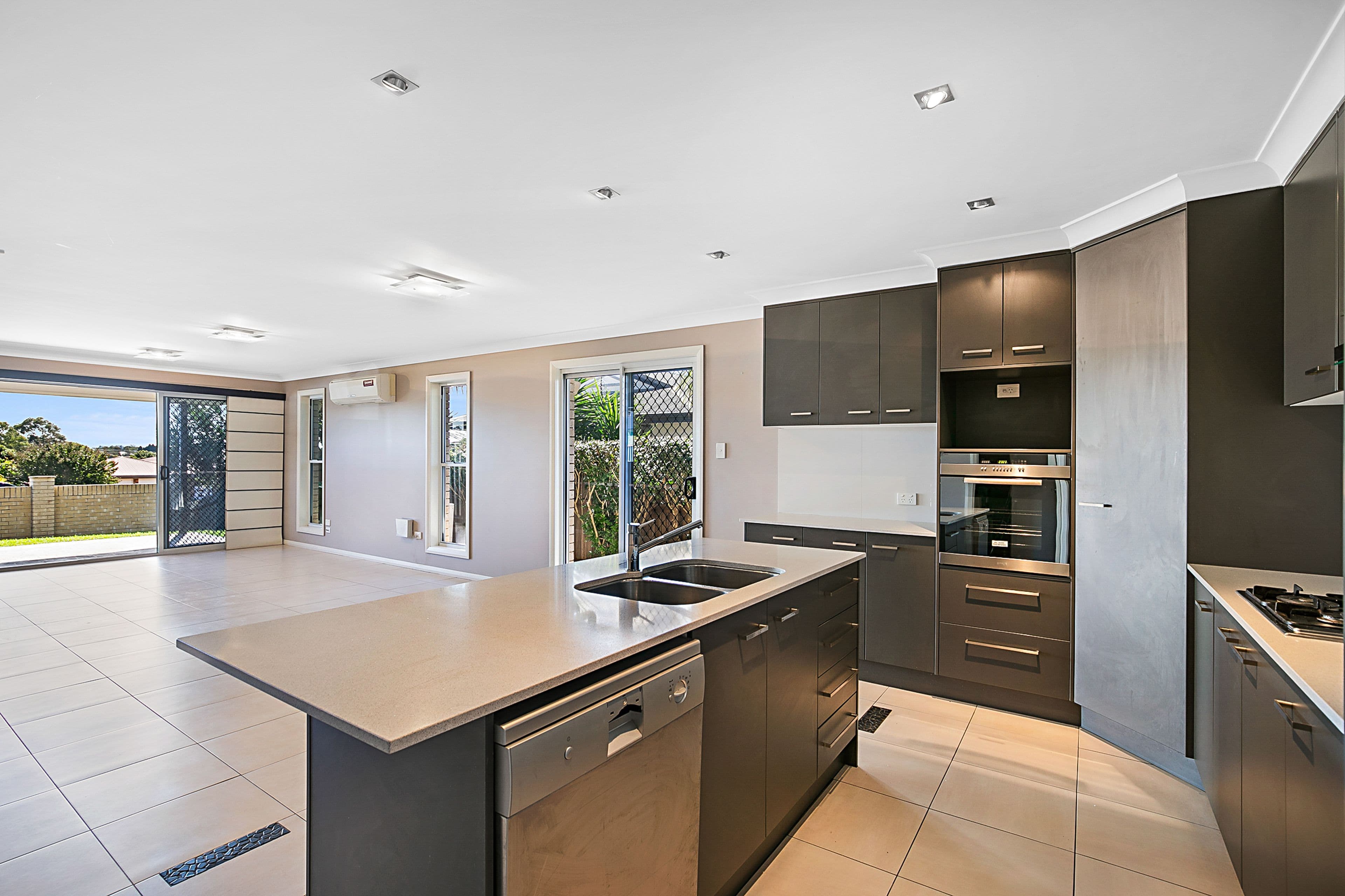 208 Stenner Street, Middle Ridge QLD 4350, Middle Ridge - Thumbnail 4