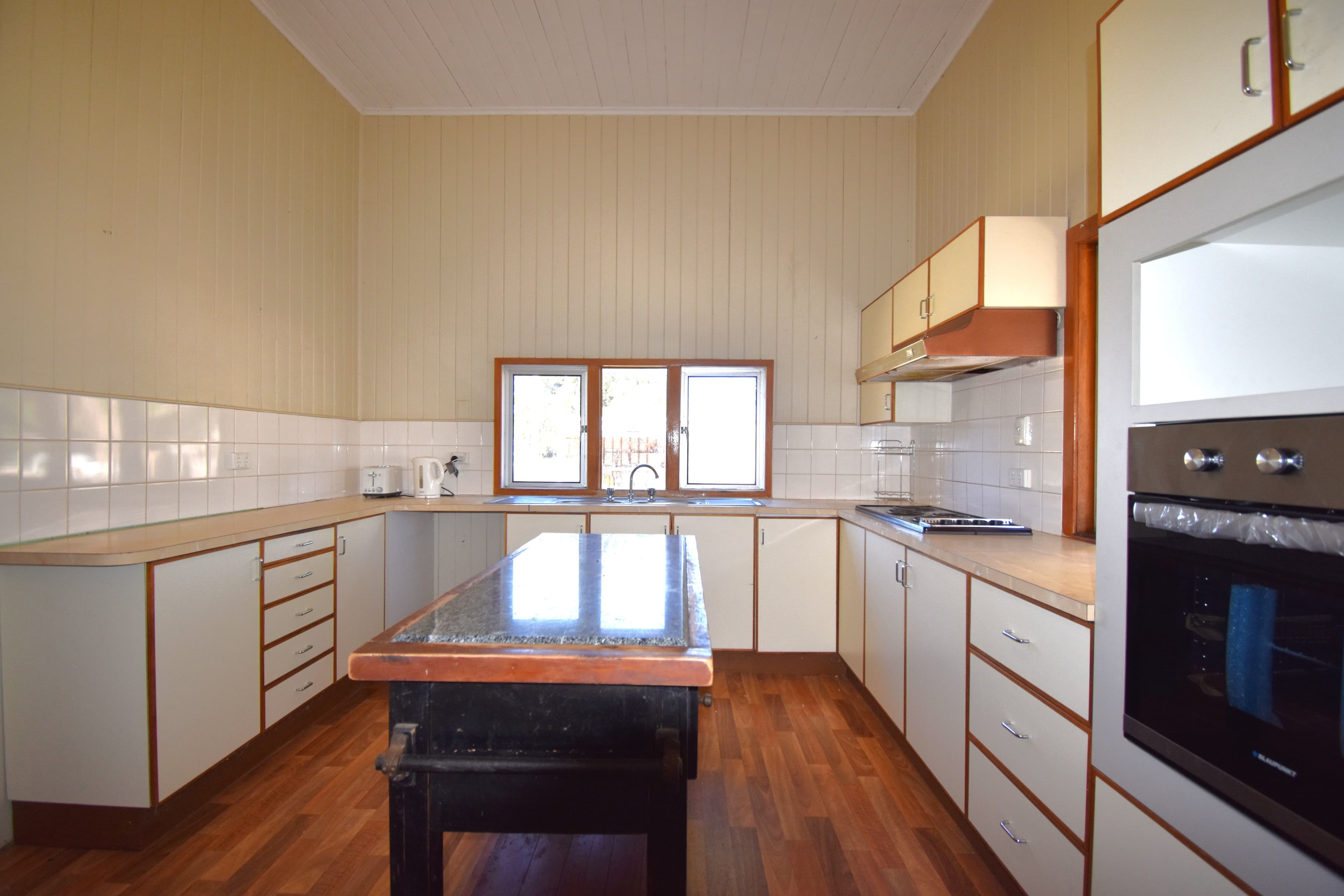 161 Oak Street, Barcaldine QLD 4725, Barcaldine - Thumbnail 7