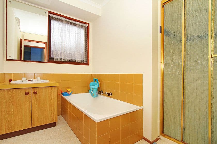 13 Lewis Close, MILL PARK VIC 3082, Mill Park - Thumbnail 6