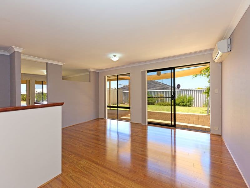 19 Hueston Lookout, LEDA WA 6170, Leda - Image 1