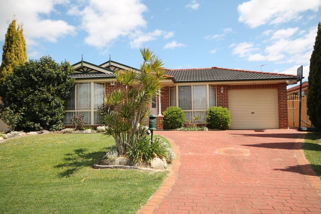 27 Walgett Close, Hinchinbrook NSW 2168, Hinchinbrook - Image 1