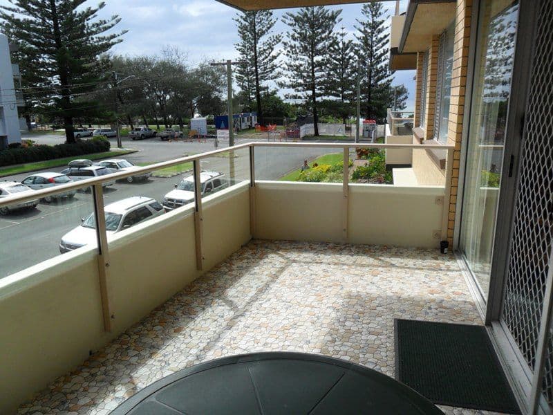 82 The Esplanade Burleigh Heads, BURLEIGH HEADS QLD 4220, Burleigh Heads - Thumbnail 2