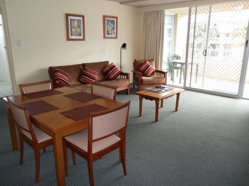 82 The Esplanade Burleigh Heads, BURLEIGH HEADS QLD 4220, Burleigh Heads - Thumbnail 4