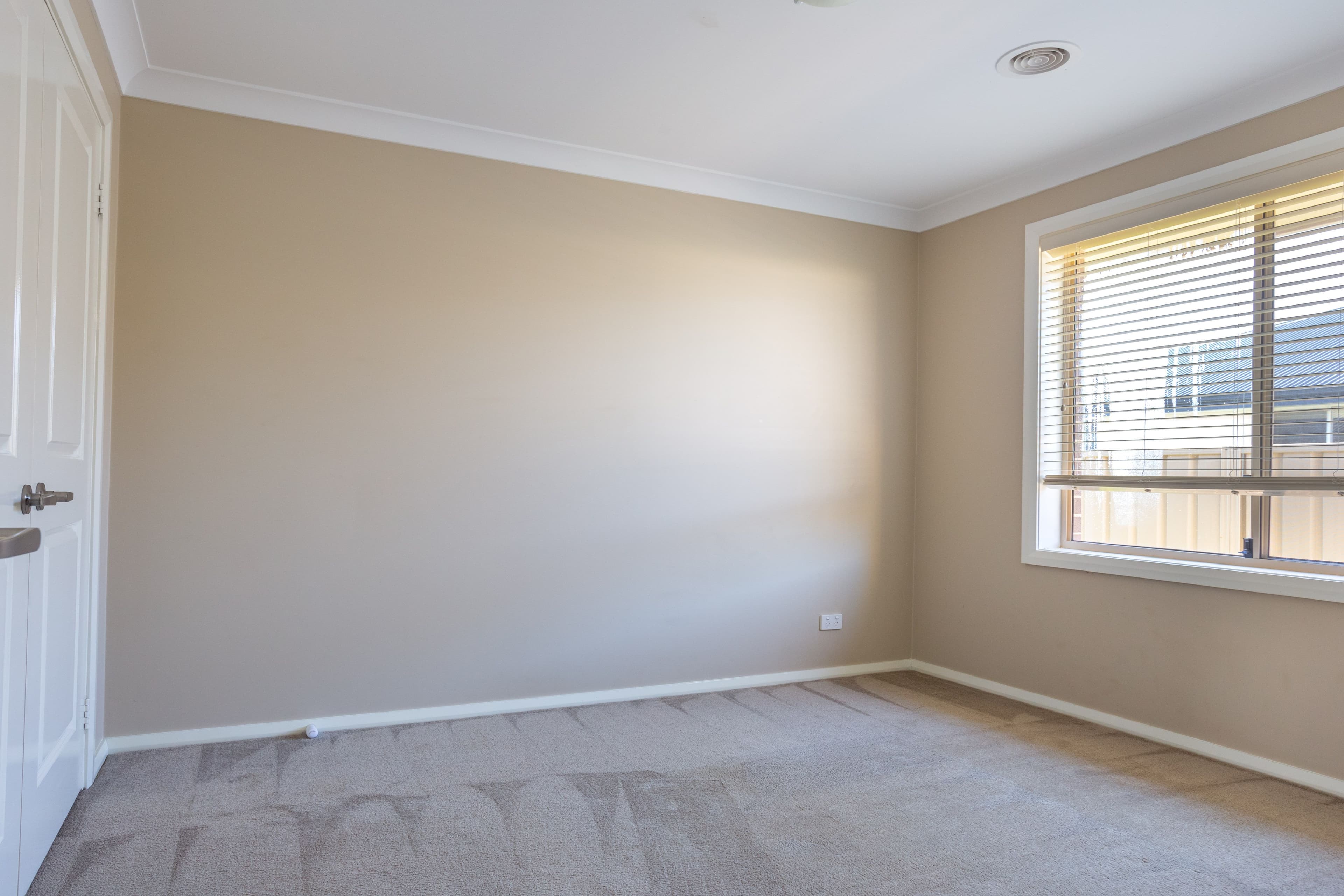 7 Centennial Crescent, Orange - Thumbnail 3