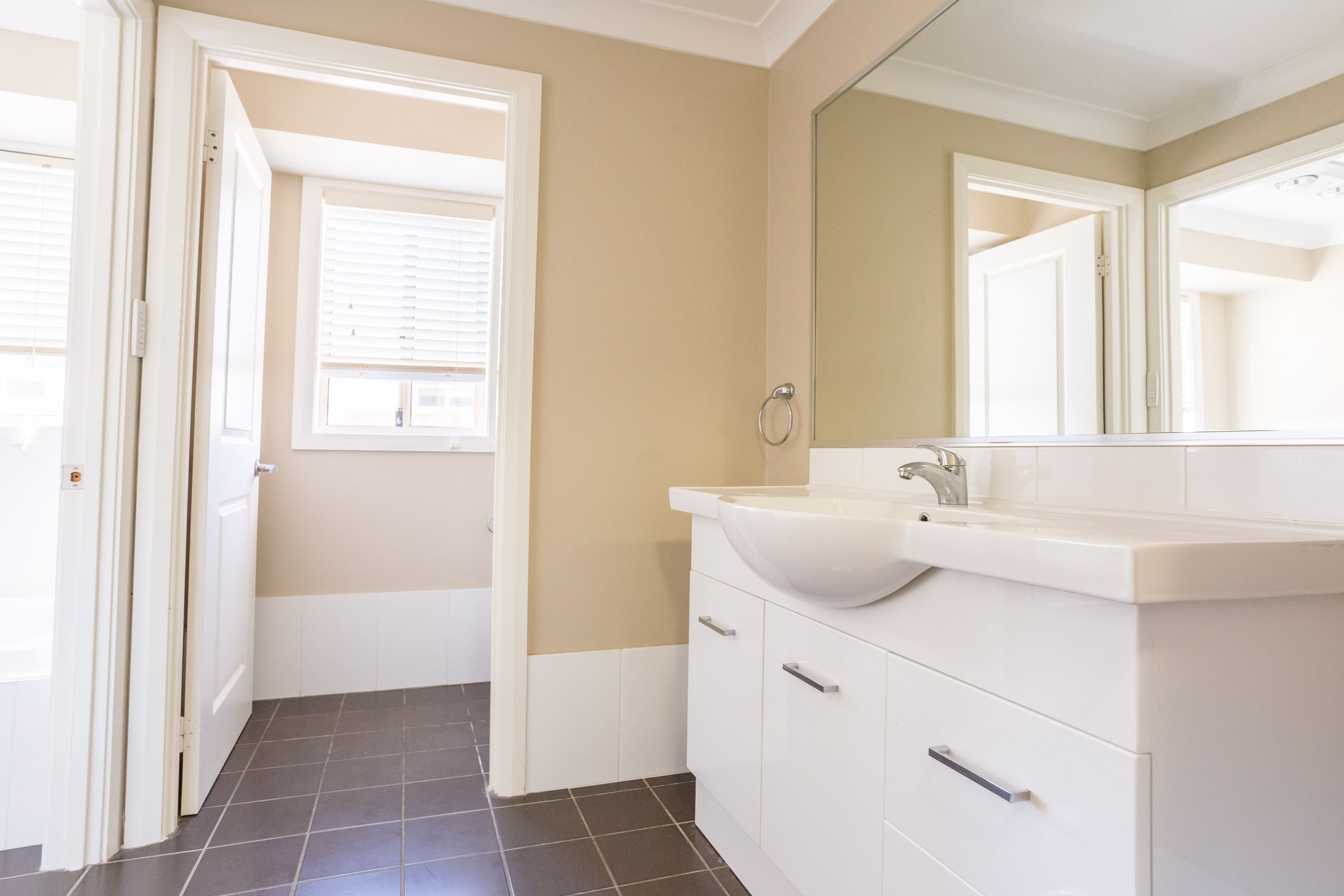7 Centennial Crescent, Orange - Thumbnail 4