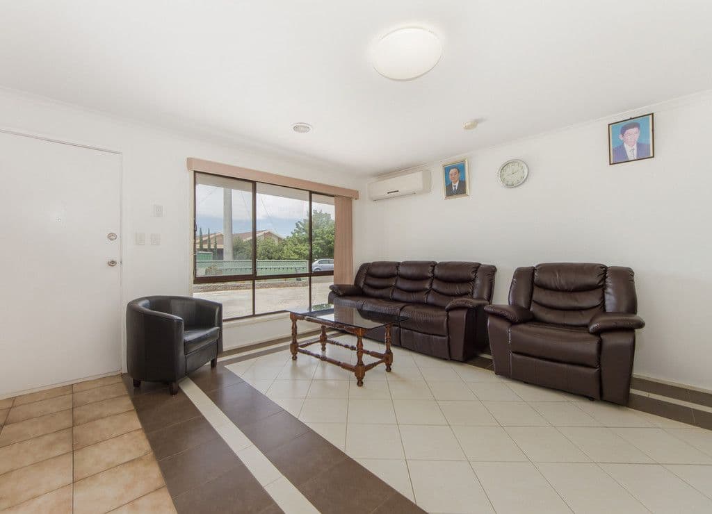 6 Pageant Walk, Kings Park VIC 3021, Kings Park - Thumbnail 2