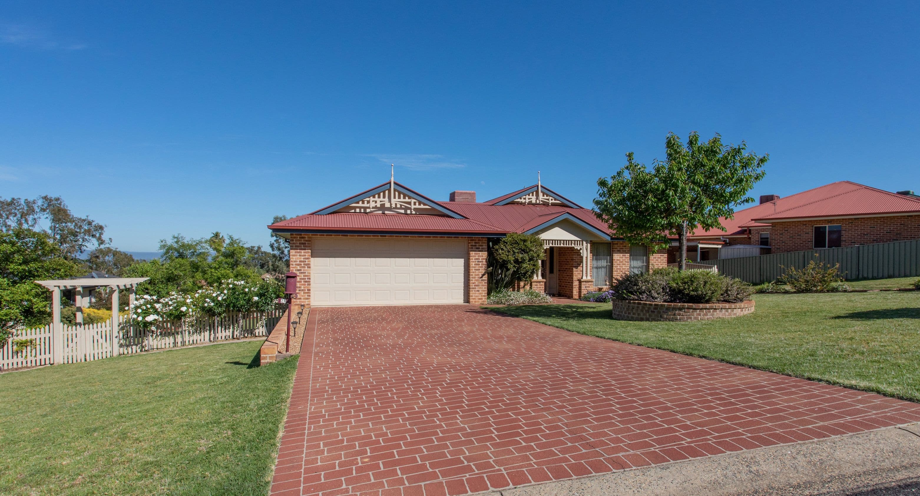 24 London Drive, Cowra NSW 2794, Cowra - Image 1