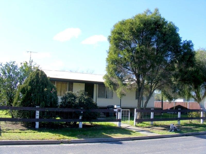 9 Ribands Way, Cowra - Image 1
