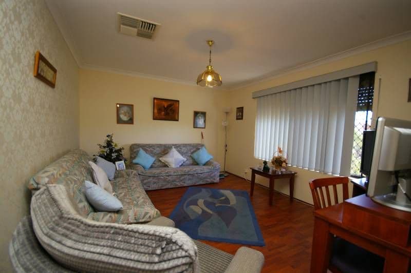 28 Gossamer Avenue, MIRRABOOKA WA 6061, Mirrabooka - Thumbnail 3