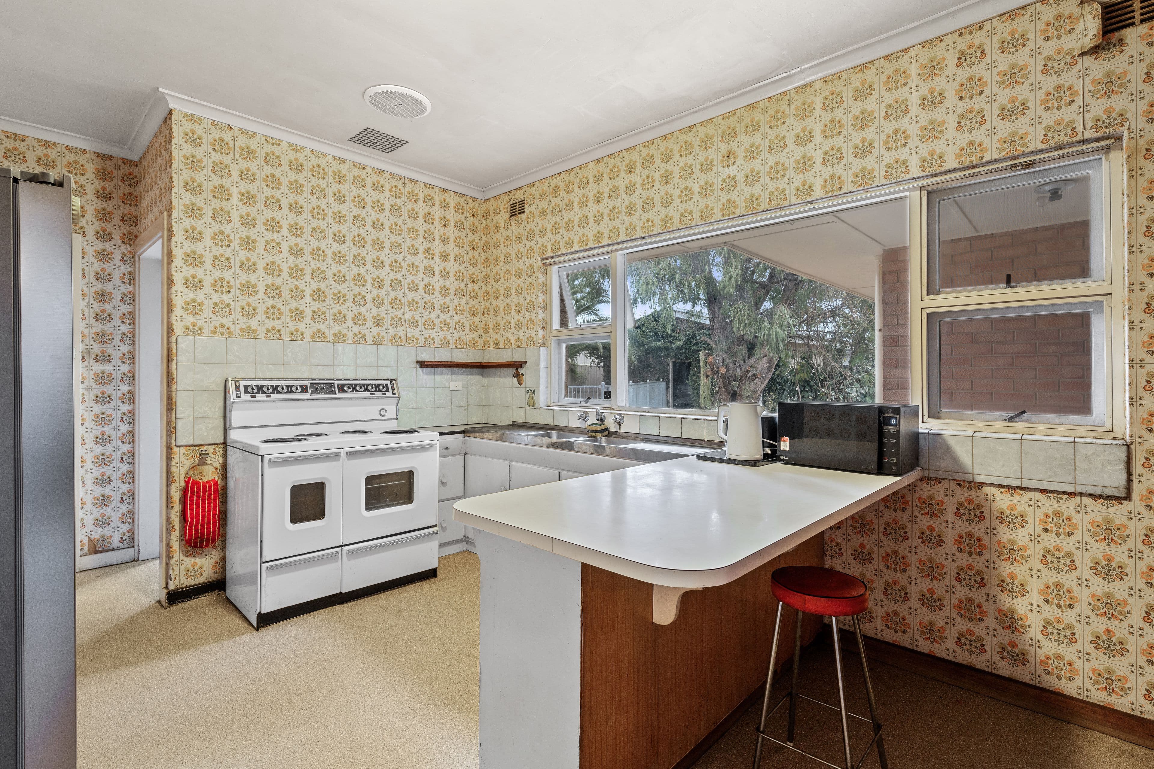 14 Joan Avenue, Glengowrie SA 5044, Glengowrie - Thumbnail 7