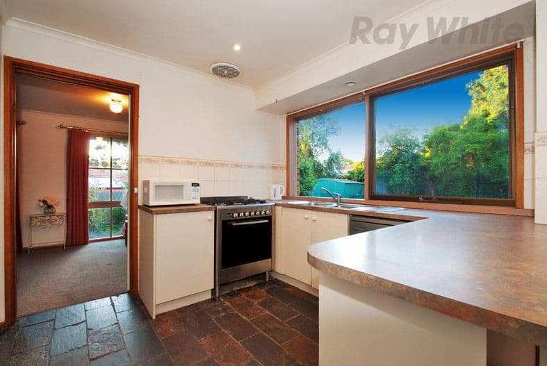 33 LEMONGROVE Crescent, Croydon Hills VIC 3136, Croydon Hills - Thumbnail 2