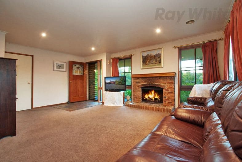 33 LEMONGROVE Crescent, Croydon Hills VIC 3136, Croydon Hills - Thumbnail 3